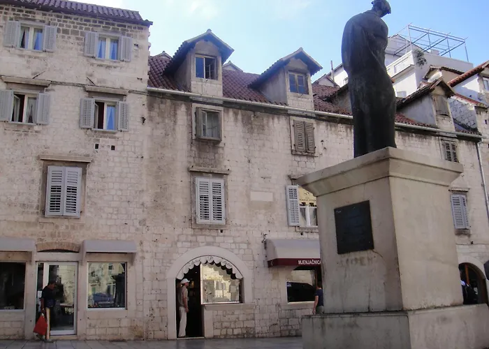 Πανσιόν Old Town Σπλιτ